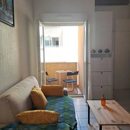 Апартаменты Bright With Balcony In