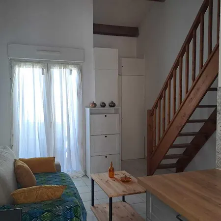 Bright With Balcony In * מונפלייה